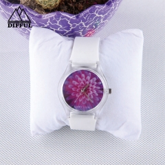 Silicon material strap silicone watch avec affichage numérique dial dial dial dans un motif de conception spécifique à la couleur